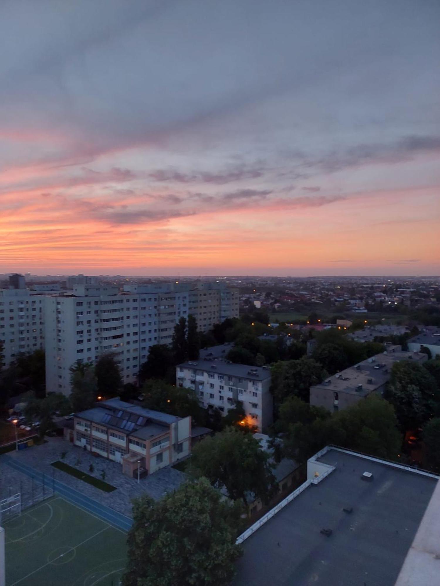 Panorama Mega Apartament Pantelimon Boekarest Buitenkant foto