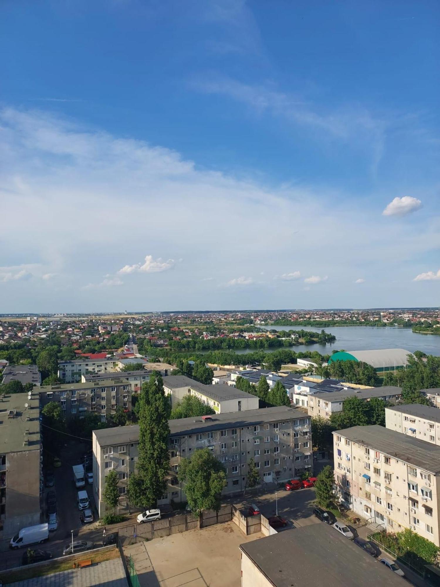 Panorama Mega Apartament Pantelimon Boekarest Buitenkant foto