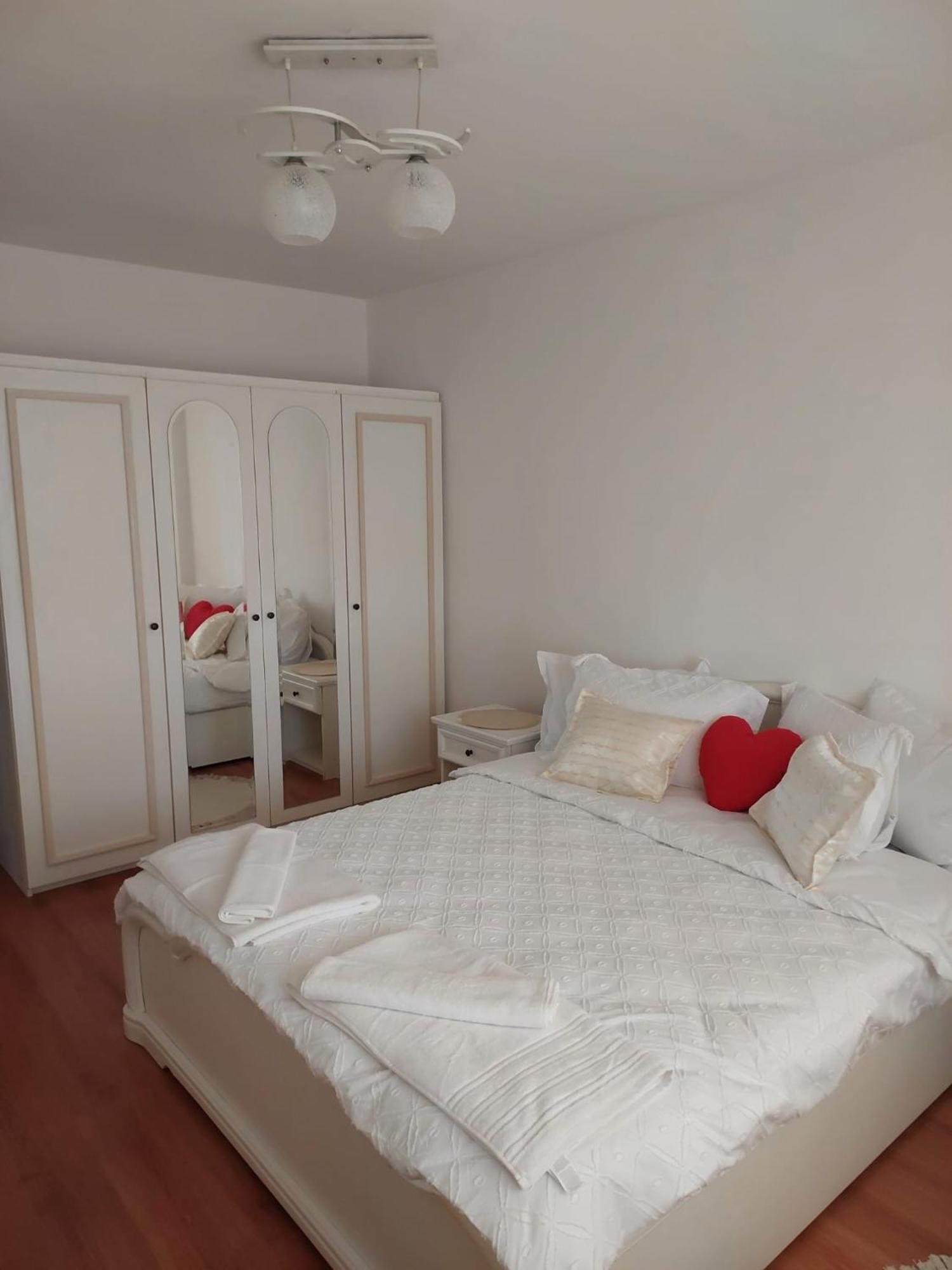 Panorama Mega Apartament Pantelimon Boekarest Buitenkant foto